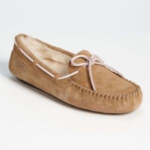 Barely Worn Ugg Dakota Moccasins
